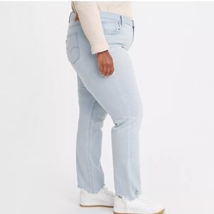 Authentic Levis Plus Size. 724 High-Rise Slim Straight. Light Wash